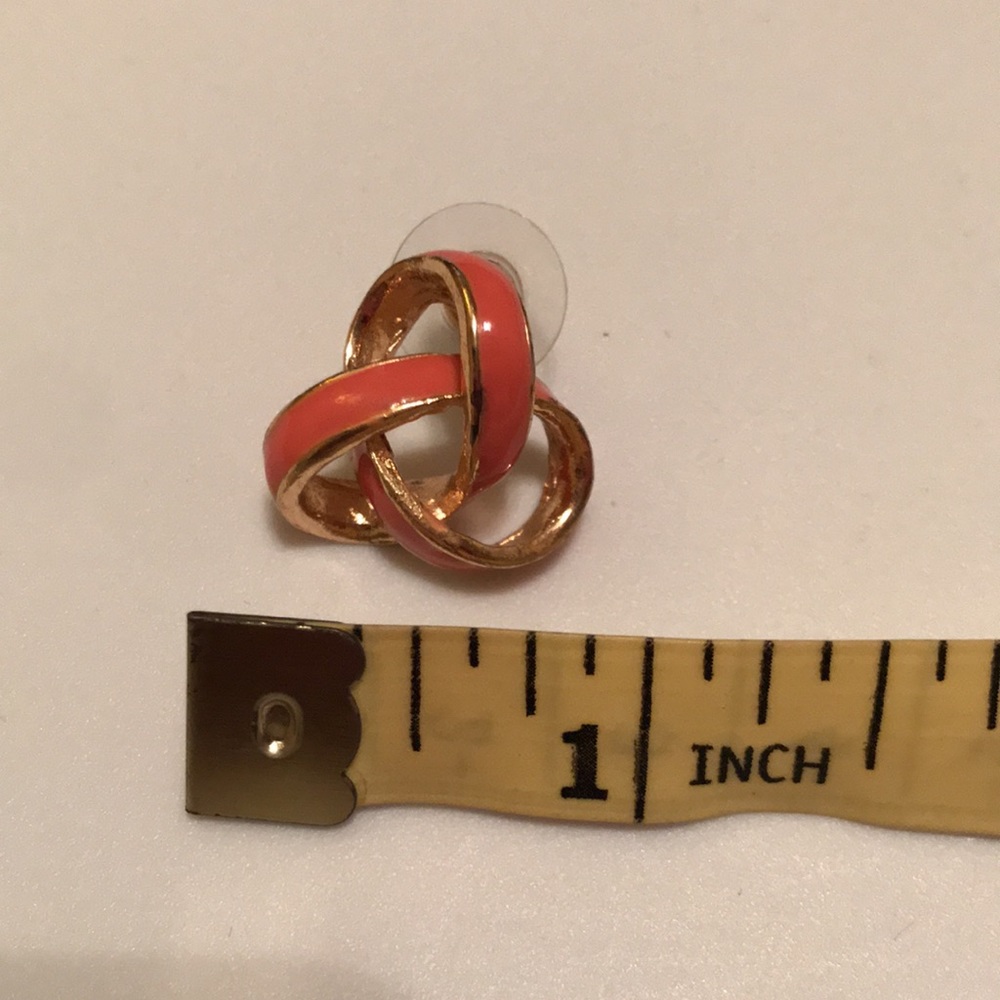 3/$15 Pink and Gold-Tone Enamel Knot Earring’s - Picture 4 of 4